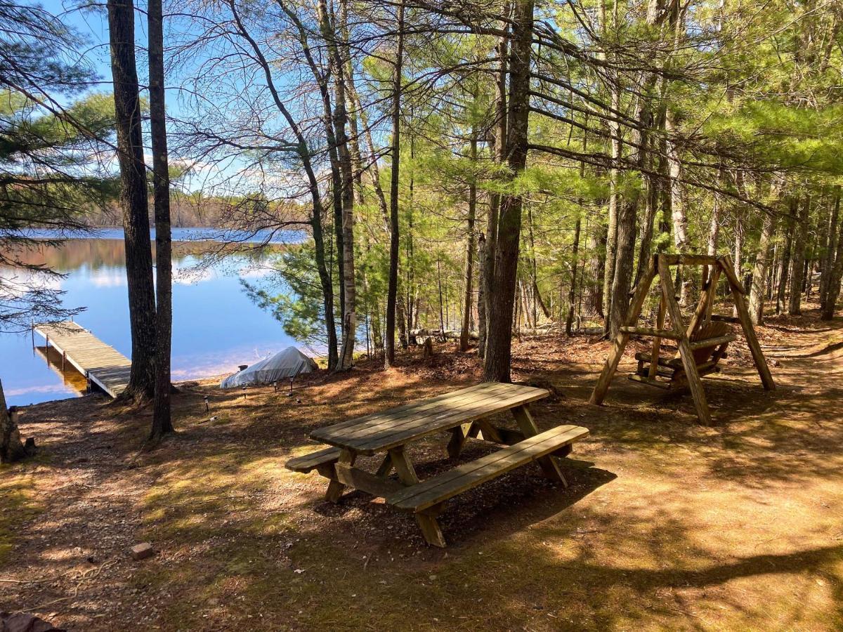 Serene Woodruff Cottage Lakefront Access! Exterior foto